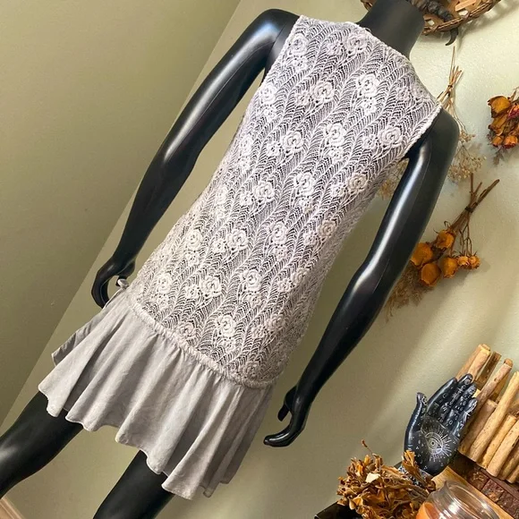 Monoreno Gray Ombre Lace Dress Top - Picture 8 of 13